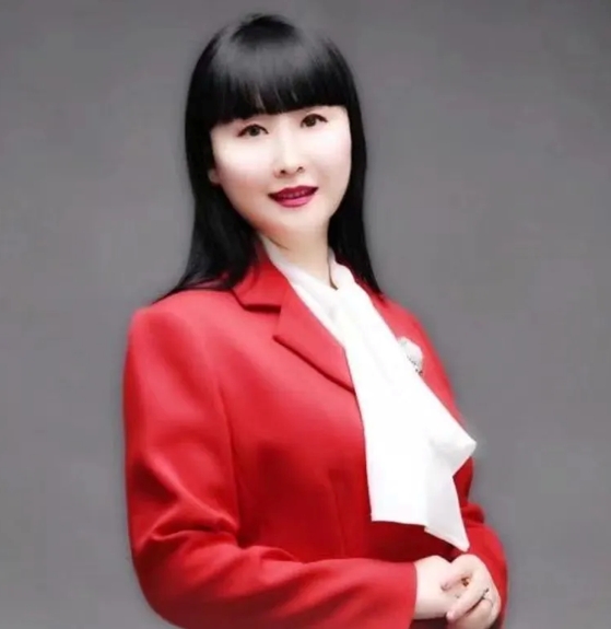热烈祝贺四美星耀未来校长张新婷荣获中国医药“巾帼影响力人物”